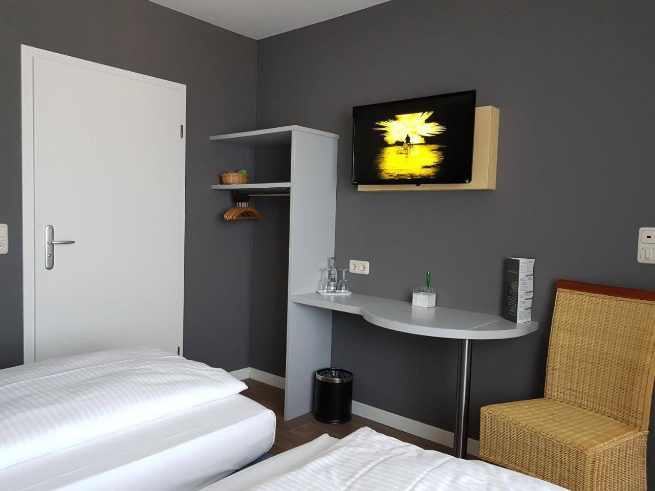 Hotel & Restaurant Huellen Barweiler Экстерьер фото